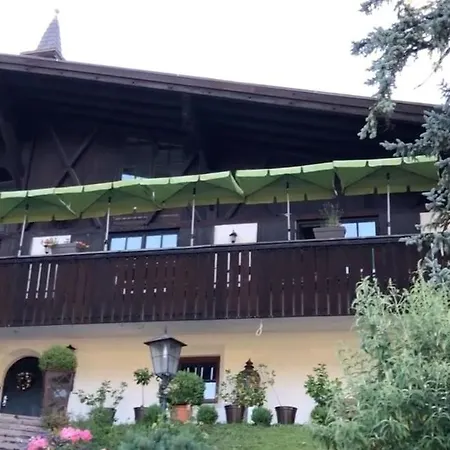 Vila Overlooking *